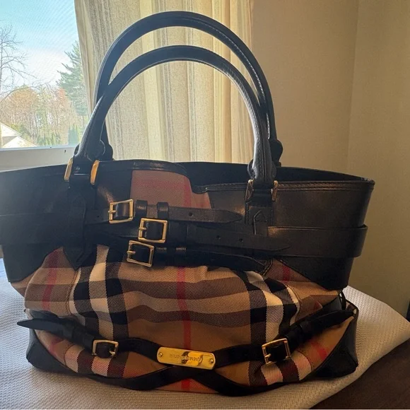Authentic Burberry Check Leather Bridle Lynher Tote Bag Purse - Picture 1 of 9